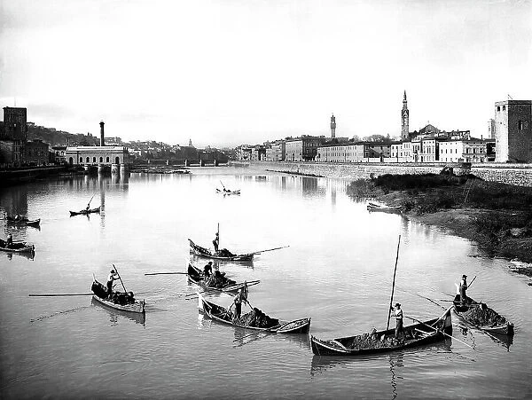 ACA-F-029254-0000. Sand diggers on the Arno, view