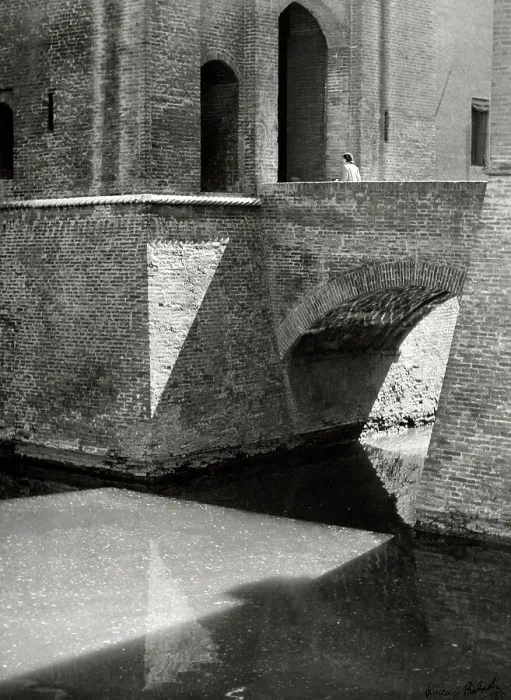 Gerahmter Druck : Blick auf ein mittelalterliches Schloss in Italien