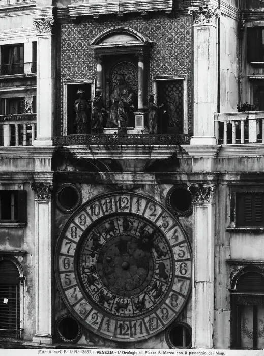 Stampa con cornice : L'orologio di Piazza San Marco, a Venezia, sovrastato dal passaggio dei Re Magi