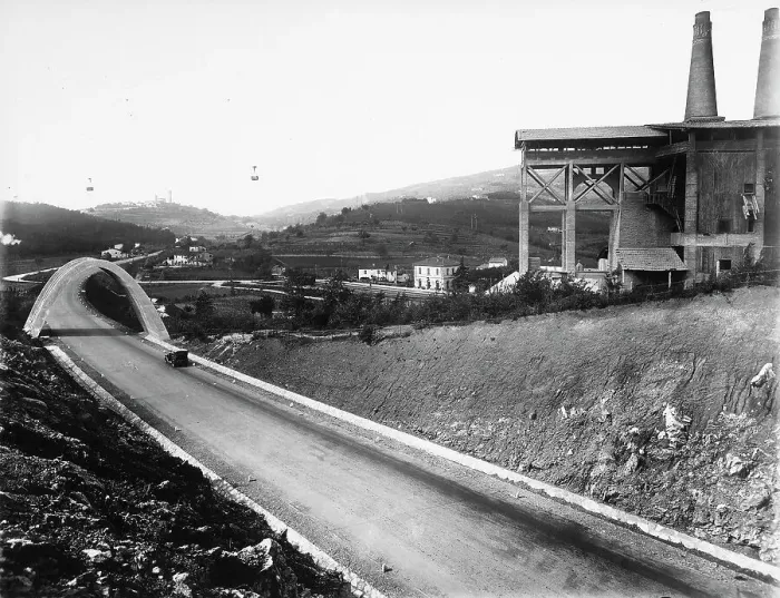 Stampa con cornice : Dintorni. Costruzione dell'Autostrada di Montecatini, presso Pistoia Stampa con cornice : Dintorni. Costruzione dell'Autostrada di Montecatini, presso Pistoia