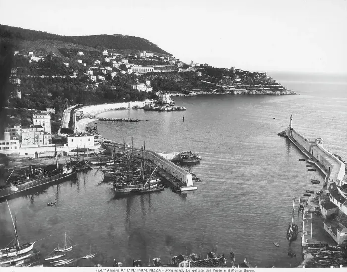 Impression encadrée : Nizza. La construction du port de Nice Impression encadrée : Nizza. La construction du port de Nice