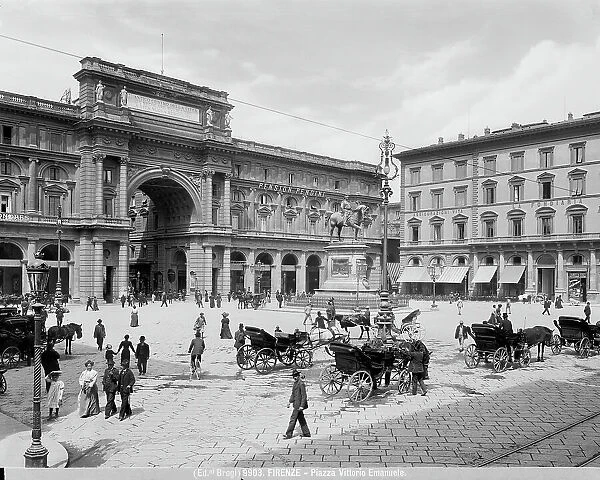 'Firenze - Piazza Vittorio Emanuele'