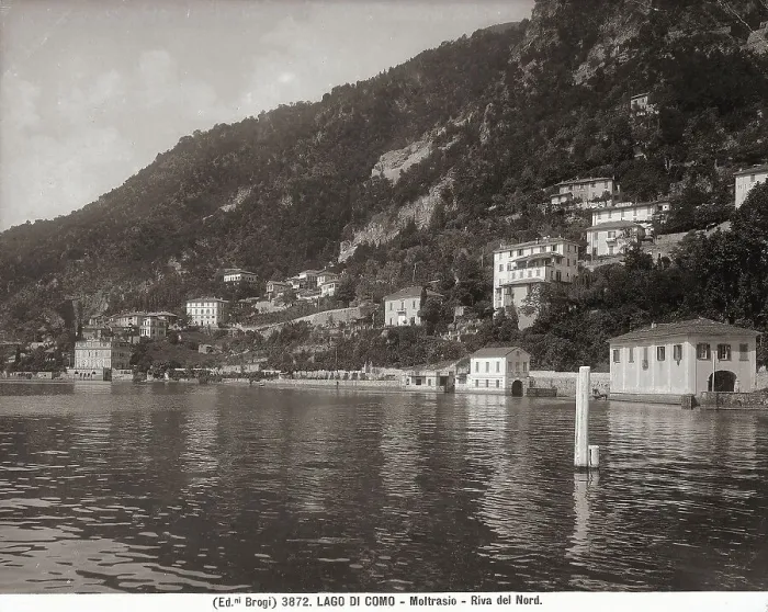 Stampa con cornice : Moltrasio. Veduta panoramica di Moltrasio sul lago di Como