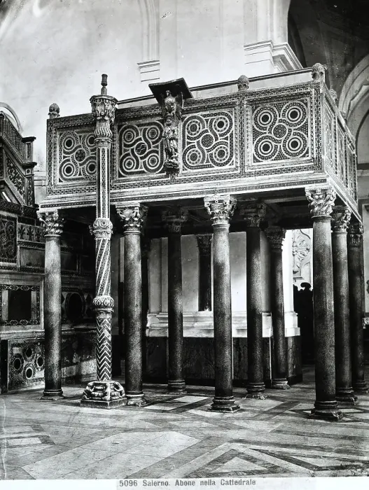 Gerahmter Druck : Duomo. Der römische Ambon, auf den sich der Ostersonnenaufgang stützt; Gerahmter Druck : Duomo. Der römische Ambon, auf den sich der Ostersonnenaufgang stützt;