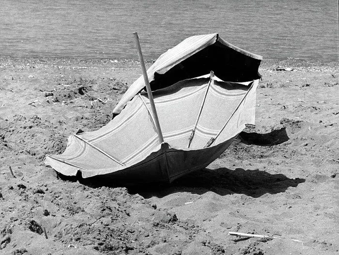 Impression encadrée : Umbrellas sur la plage Impression encadrée : Umbrellas sur la plage