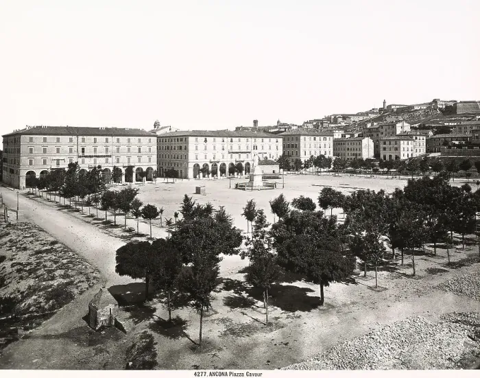Impression encadrée : Veduta de la place Cavour à Ancône