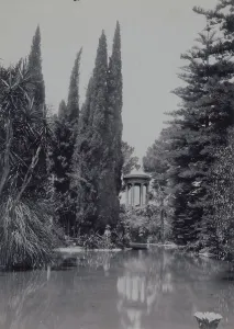 Jardin avec lac et tempietto