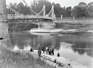 Firenze Stampe: Ponte San Leopoldo o ponte di ferro sull'Arno all'altezza del parco delle Cascine, Firenze