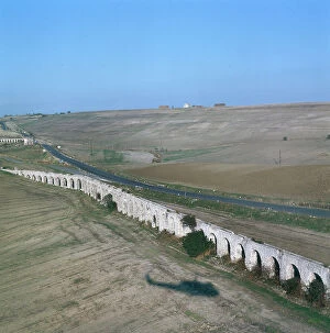 Images Dated 27th December 2007: Aerial view of the aqueduct of Tarquinia
