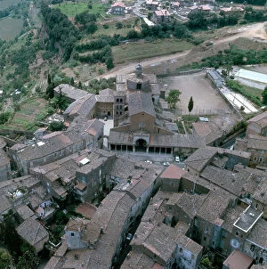Images Dated 27th December 2007: Aerial view of Civita Castellana with the cathedral of S. Maria