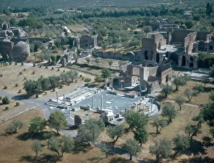 Images Dated 27th December 2007: Aerial view of the Hadrian's Villa, Tivoli