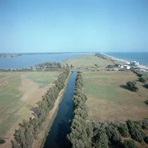Images Dated 18th December 2007: Aerial view of Lake Sabaudia