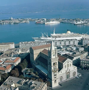 Images Dated 17th December 2007: Aerial view of Messina