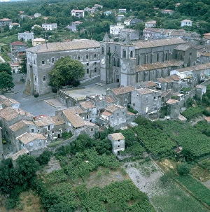 Images Dated 27th December 2007: Aerial view of S. Martino del Cimino: the Medieval village