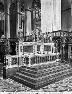Images Dated 8th April 2010: Altar, side view, Donato di Niccol di Betto Bardo detto Donatello (1386-1466), church of S