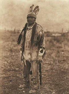 Images Dated 22nd April 2005: American Indian of the Klamath tribe or village, dressed in rich traditional attire