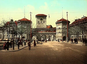 Images Dated 8th November 2011: Animated image of the road which leads to the Isartor, the oldest gate of Munich