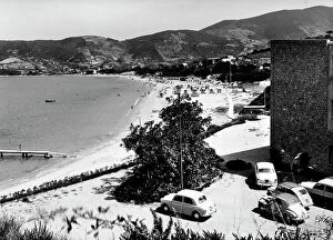 Images Dated 16th July 2009: Animated view of Procchio's beach at Isola d'Elba