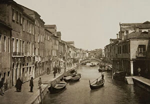 Images Dated 6th April 2010: Animated view of Rio dei Vetrai, Venice
