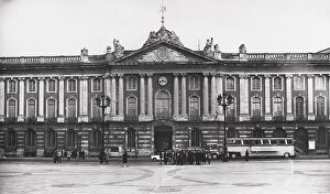 Images Dated 11th September 2003: Anterior facade of the Capitole. Architectural structure realized by G. Cammas in Tolosa
