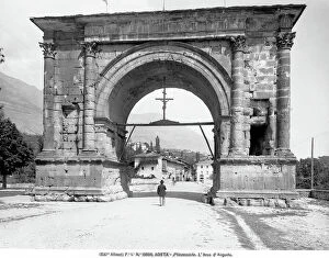 Images Dated 30th September 2008: The Arch of Augustus in Aosta