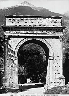 Images Dated 3rd November 2010: The Arch of Augustus at Susa
