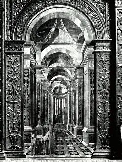 Vue architecturale de la Chiesa di S.Maria in Organo à Verone, avec deux figures et tarsie dans les stalles du chœur.