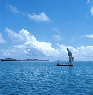 Images Dated 2nd November 2009: Badjuni Islands: a sambuco under sail