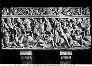 Images Dated 16th October 2009: Battle between Romans and Gauls, sarcophagus, Museo Capitolino, Rome