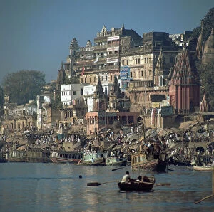 Images Dated 24th May 2007: Benares, the ghat of the Ganges