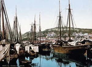 Images Dated 14th September 2006: Boats moored at the channel of Fiume, during the Austro-Hungarian Empire