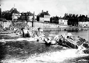 Images Dated 19th March 2009: A bridge pull down by bombardments, at Sainte Mascence, France