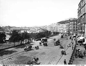 Images Dated 14th November 2006: Busy view of Via Nuova of the Marina in Naples