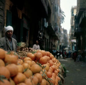 Images Dated 21st December 2011: Cairo. The market district of Kan-Kalili, with merchants and merchandise