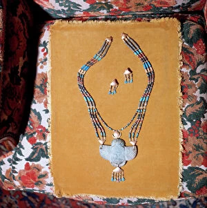 Images Dated 18th October 2011: Cairo: modern jewelry from old models of pharaonic jewelry made ?