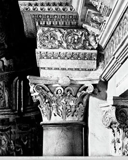 Images Dated 6th September 2007: Capital and cornice of the platform, Santa Maria in Trastevere Church, Rome