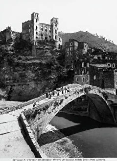 Images Dated 11th March 2010: The Castello Doria and the ponte sul Nevia in Dolceaqua