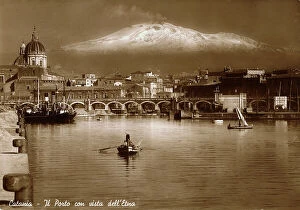 Images Dated 12th April 2011: Catania, the port with a view of the Aetna volcano, postcard