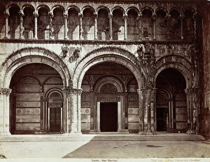 Images Dated 29th April 2011: The Cathedral of S.Martino, Lucca, detail of the facade