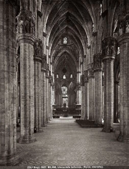 Images Dated 28th February 2008: Central aisle of Milan's Cathedral