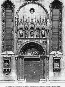 Images Dated 27th December 2012: The central entrance to the Cathedral of Como