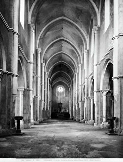 Images Dated 10th August 2011: The central nave of the Abbey Church of Fossanova, near Latina, in Lazio