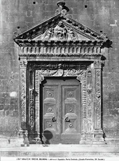 Images Dated 27th April 2012: Central portal of Palazzo Della SS. Annunziata, in Sulmona