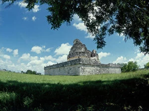 Images Dated 27th May 2011: Chichen Itza: 'El Caracol' observatory building