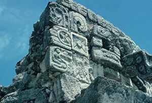 Images Dated 8th January 2010: Chichen Itza: the most famous Mexican archaeological complex