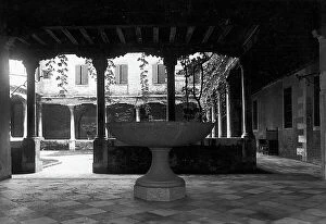 Images Dated 30th April 2010: The cloister of the Church of San Gregorio, Venice