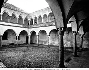 Images Dated 2nd April 2012: Courtyard with a double row of columns and arcades, of Casa Alciati now Museo Leone, in Vercelli