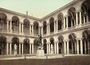 Images Dated 17th December 2010: Courtyard of the Palace of Brera, Milan. In the middle, bronze statue of Napoleon