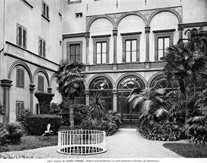 Images Dated 30th October 2009: Courtyard of the Palazzo Budini Gattai, ex Grifoni, ex Riccardi-Mannelli, Florence