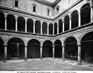 Images Dated 17th April 2012: Courtyard of Palazzo Malvezzi Campeggi, Bologna